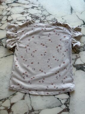Rylee + Cru Beige Angel Fish Flutter Tee / Floral Ruffle Sleeve Tee